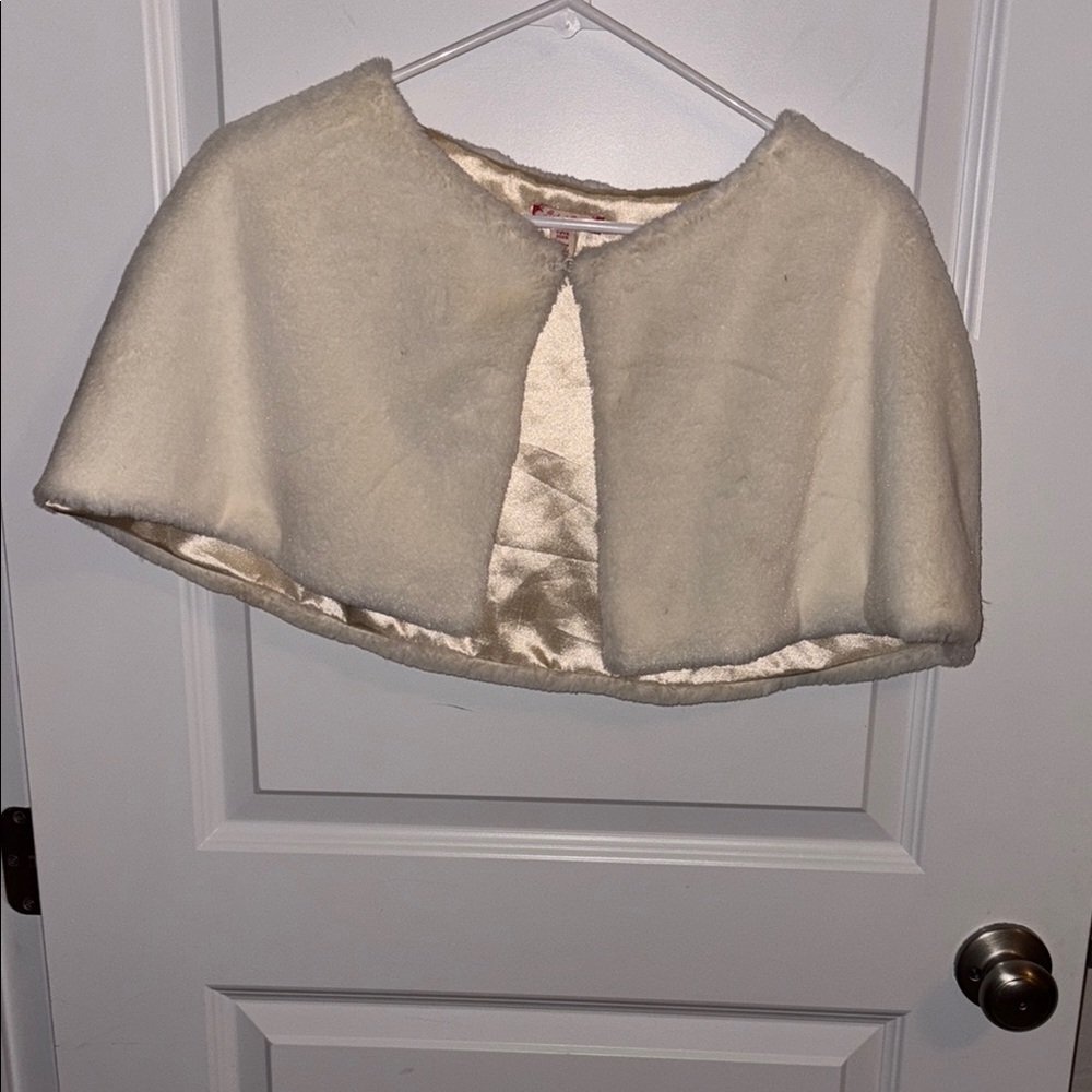 Elegant Cream Faux Fur Cape